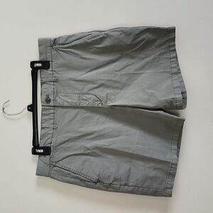Gap 8 inch chino shorts khaki green women's 33 waist